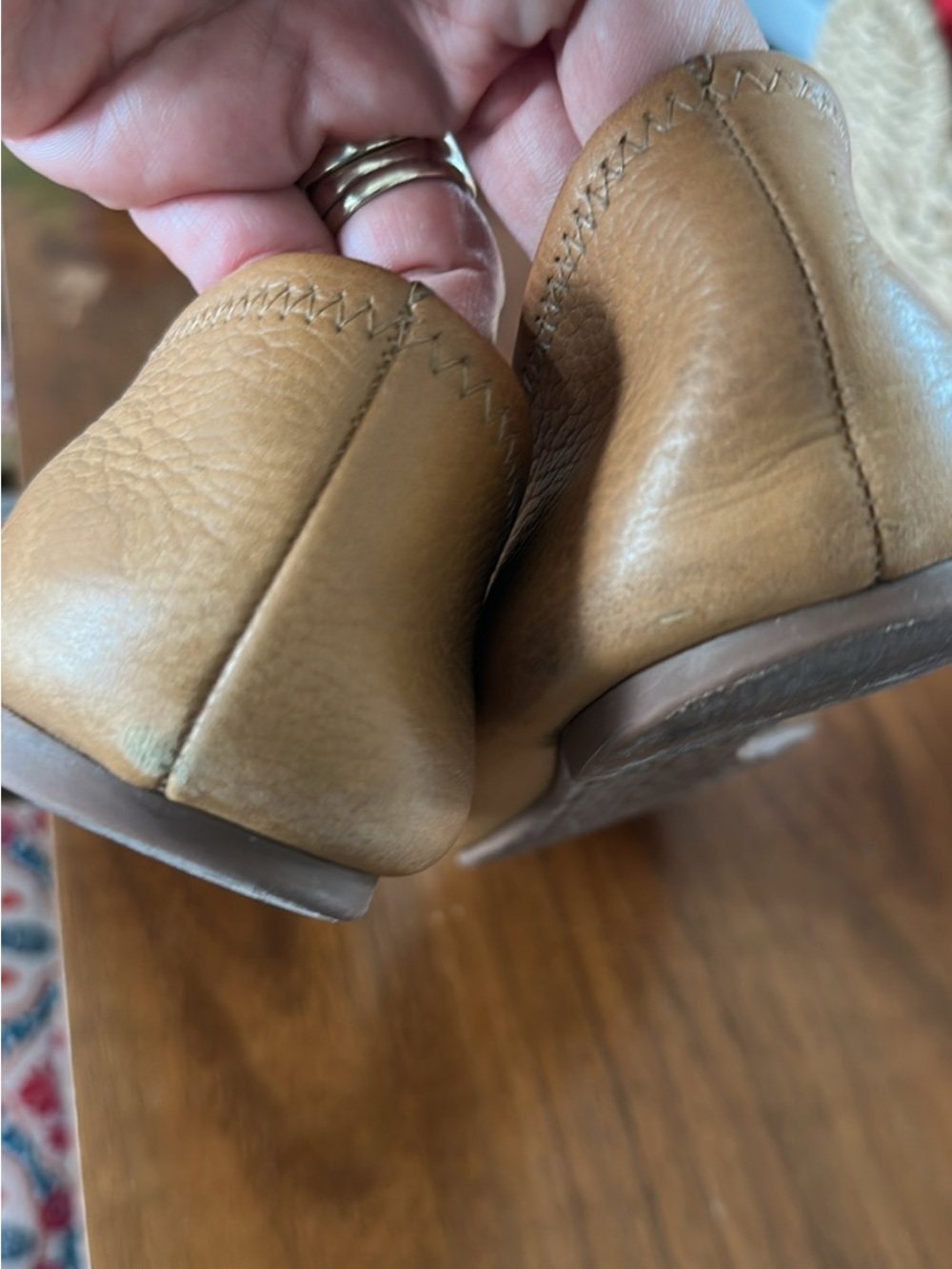 Tory Burch Tan Leather Ballet Flats with Gold Logo - Picture 3 of 8